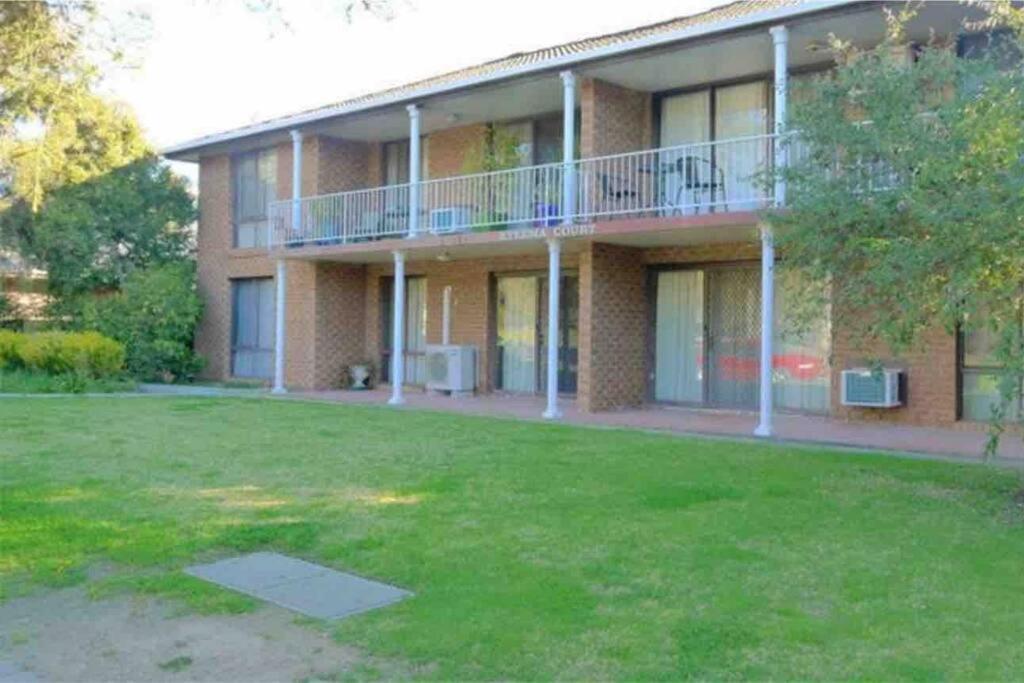 “Riverbank Retreat” Central Unit On The River Wagga Wagga Zewnętrze zdjęcie